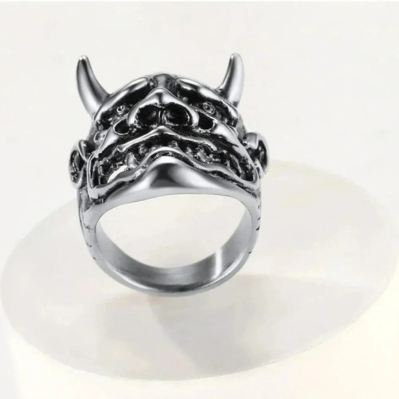 Stainless steel bold large devil statement ring - Picture 6 of 10